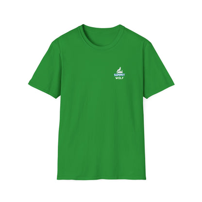 Summit Wolf Adventure Unissex Softstyle T-Shirt