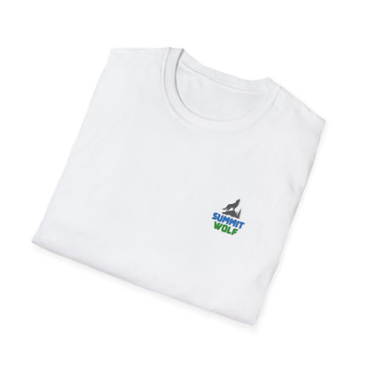 Summit Wolf Adventure Unissex Softstyle T-Shirt