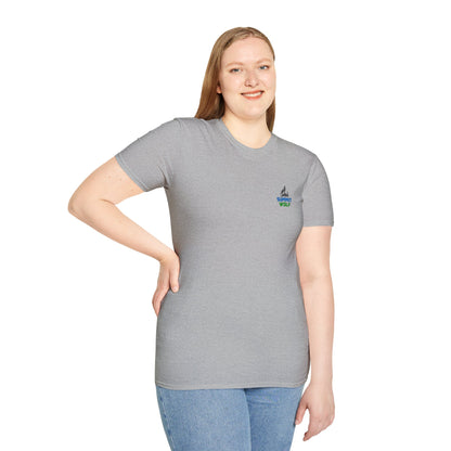 Summit Wolf Adventure Unissex Softstyle T-Shirt