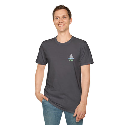 Summit Wolf Adventure Unissex Softstyle T-Shirt