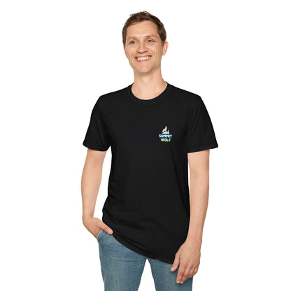 Summit Wolf Adventure Unissex Softstyle T-Shirt