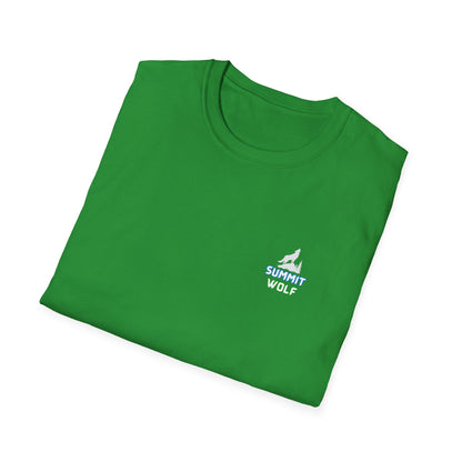 Summit Wolf Adventure Unissex Softstyle T-Shirt