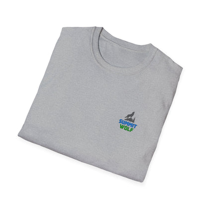 Summit Wolf Adventure Unissex Softstyle T-Shirt