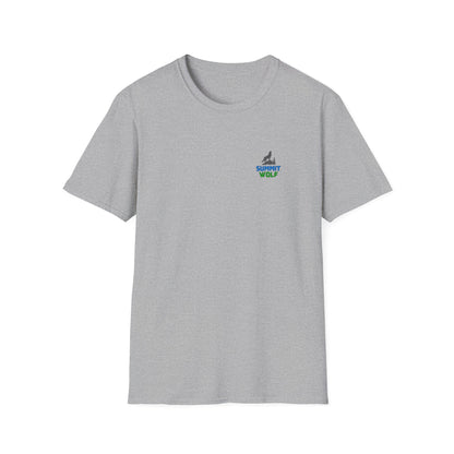 Summit Wolf Adventure Unissex Softstyle T-Shirt